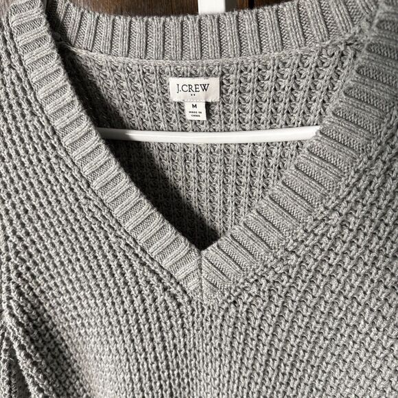 J Crew Women’s Size M Gray V-Neck Sweater Chunky Knit Cotton - Picture 3 of 4